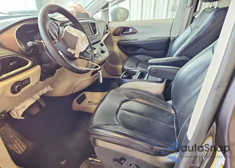 2020 Chrysler Voyager Lxi из США, поврежденный, VIN 2C4RC1DG0LR151538